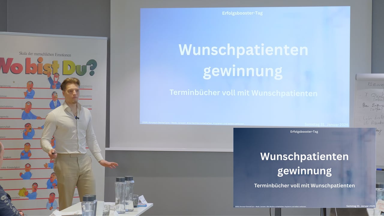 Mads Janssen beim Vortrag Wunschpatientengewinnung auf dem Erfolgsbooster-Tag