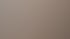 Ein Büro mit zwei Schreibtischen, Computern, Bürostühlen, einem Holzschrank und einer Pflanze.