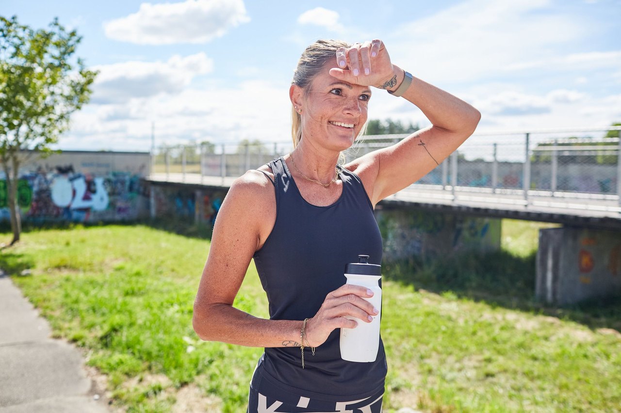 Warum Hitze Frauen anders trifft – und was du als Coach:in jetzt wissen solltest