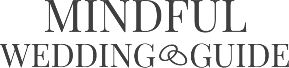 Schriftzug "DER MINDFUL WEDDING GUIDE" mit zwei ineinander verschlungenen Ringen und "JULIA EISENREICH".