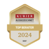Goldenes sechseckiges Siegel mit der Aufschrift "KURIER AUSGEZEICHNET TOP BERATER 2024 IMWF".
