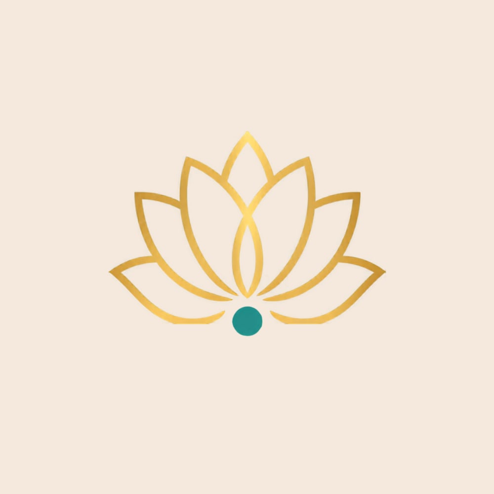 Logo der Freyraum Academy von Miriam Frey mit goldener Lotusblüte und dem Text Executive Mentoring & Sparring.