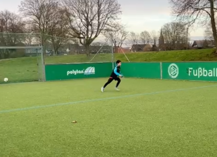 Sprint Schnelligkeitstraining junge Fußballer Düsseldorf