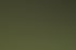 Alexandra Ackermann gibt einem Hund im Gras ein High Five beim Hundetraining für den Online Lucky Teams Club