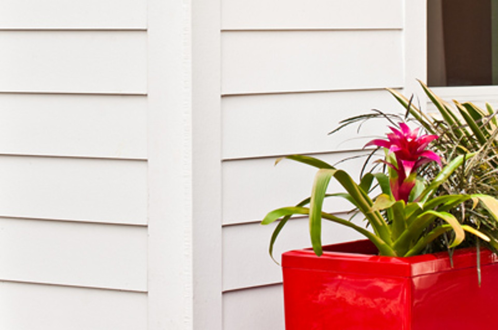 Riverside, CA Siding Contractor