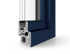 Schnittansicht eines blauen Kunststofffensterprofils mit Dreifachverglasung und sichtbaren Kammern.