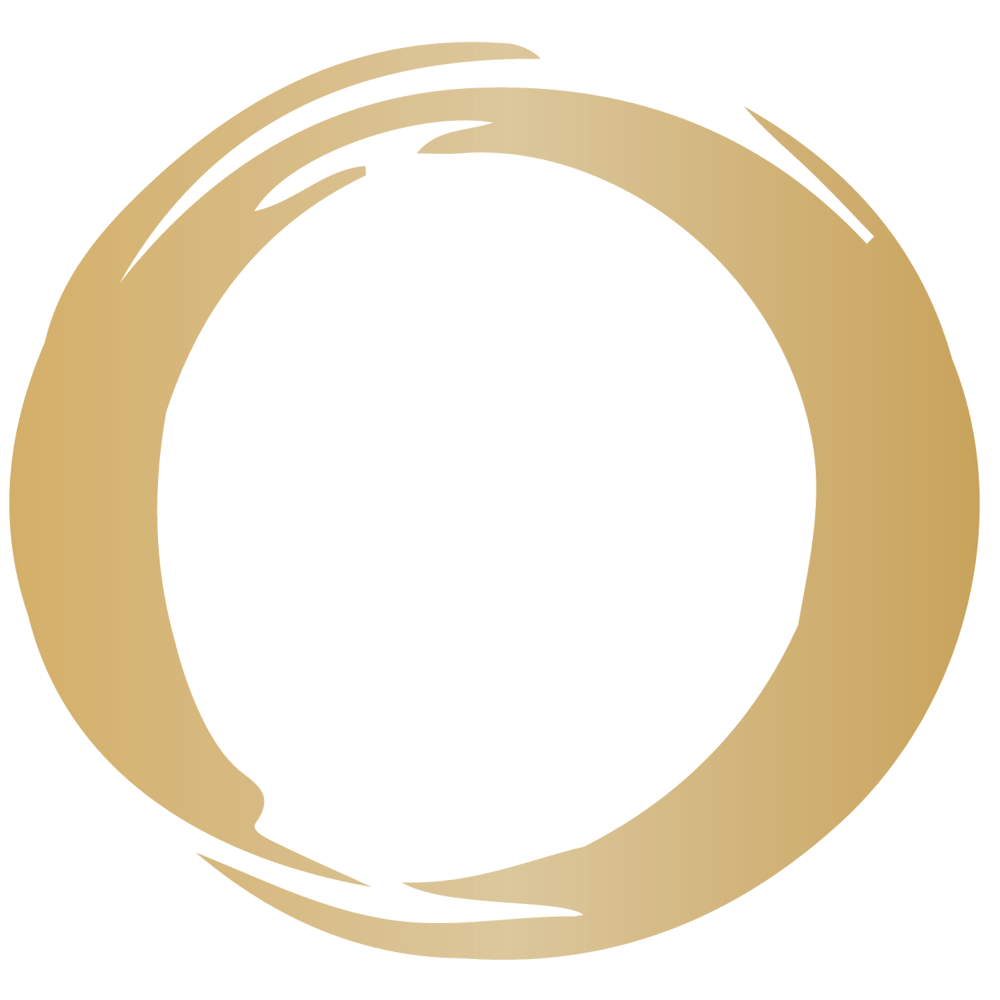 Ein goldener, unvollständiger Kreis auf dunkelgrünem Hintergrund.
