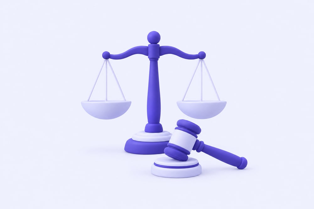 Illustration: Waage der Justiz und Richterhammer