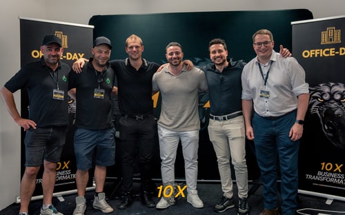 Das 10X Team mit Teilnehmern beim Office-Day