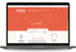 Laptop zeigt die Webseite von Scharfenbaum mit einem roten Hintergrundbanner und Teasern.