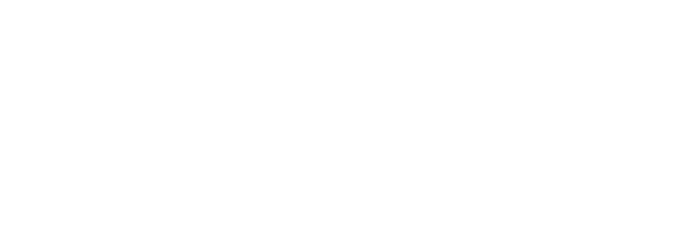 Logotipo de Ubikat en blanco sobre fondo verde.
