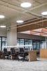 Moderner leerer Großraumbüro-Arbeitsbereich in Saarbrücken – ideal für Büroumzug und Möbeltransport im Saarland, professionell und versichert durch erfahrenes Umzugsunternehmen Saarbrücken.