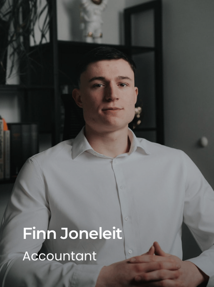 Finn Joneleit – Accountant