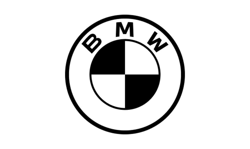 Schwarzes Logo mit dem Text "Bayern Park" in geschwungenen Buchstaben und darunter "Das Freizeitparadies".