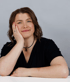 Anica Schuchard in ihrer Praxis