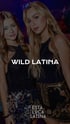 Zwei junge Frauen mit blonden Haaren in dunklen Oberteilen und glitzernden Röcken, Text "WILD LATINA", Logo "ESTA LOCA LATINA".