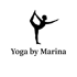 Schwarze Silhouette einer Person in der Yoga-Tänzer-Pose über dem Text „Yoga by Marina“.