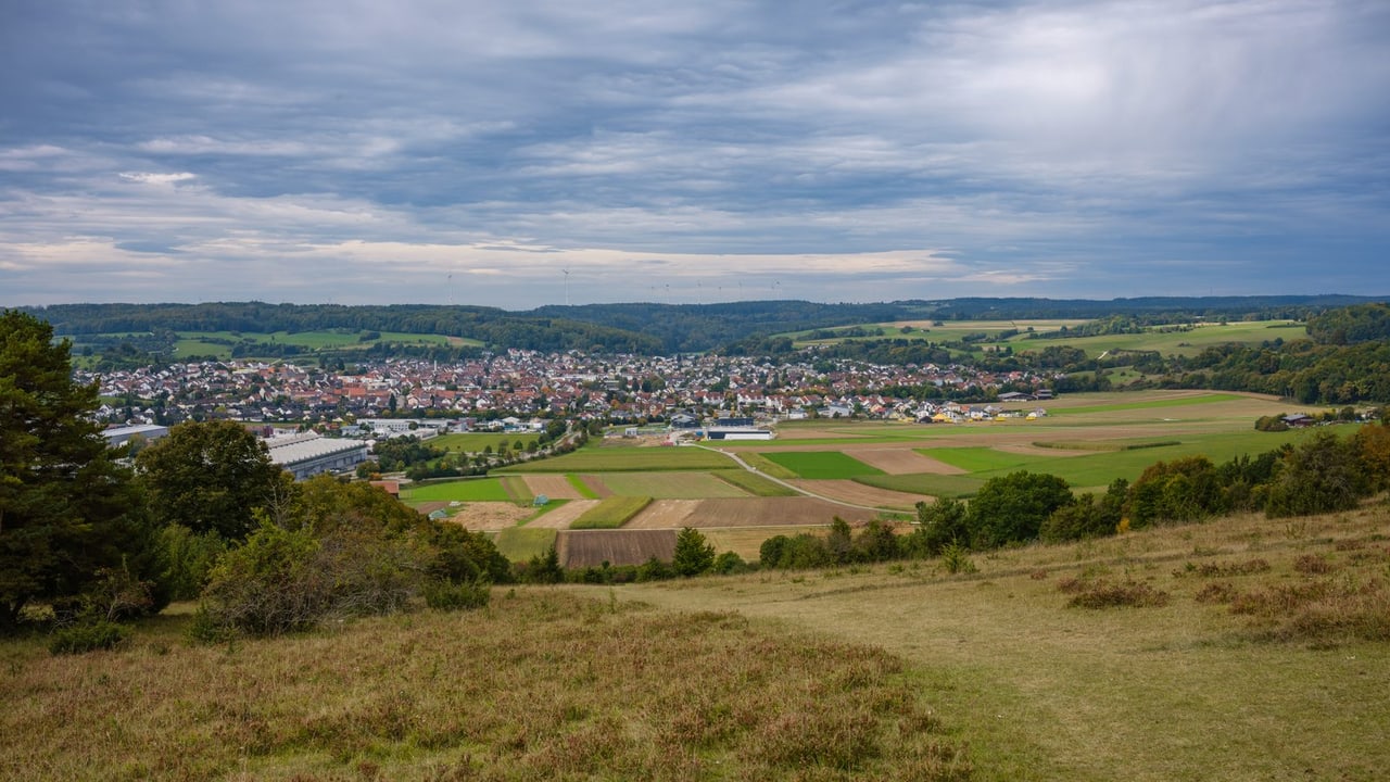 Panoramablick über Steinheim am Albuch im Steinheimer Becken