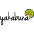 Das Yakabuna-Logo zeigt den Schriftzug „yakabuna“ in Schwarz mit einer grünen Limettenscheibe anstelle des „a“ am Ende.