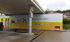 Eine Eni-Tankstelle mit einem Werbebanner: „eni24 automatisch günstig tanken! bis 24 Uhr.“