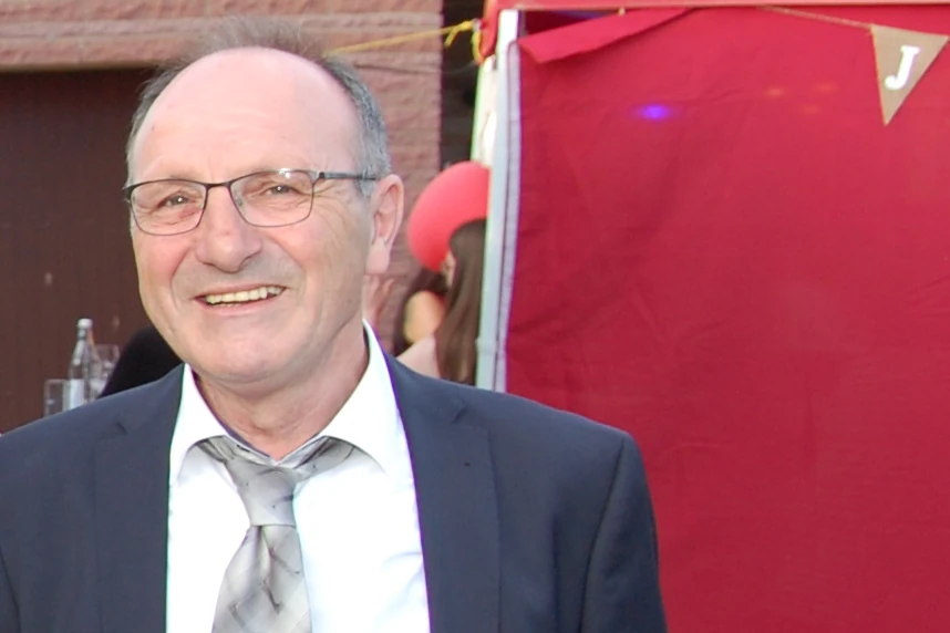 Willi Hofmann, öffentlich bestellter und vereidigter Sachverständiger für Estrich- und Bodenbelagsarbeiten