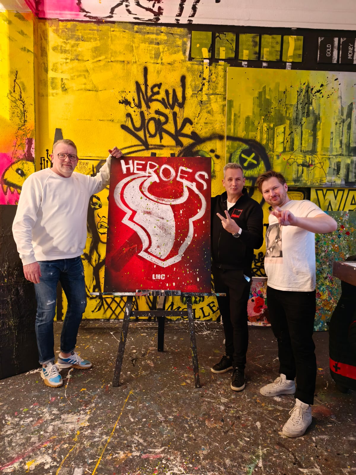 Übergabe des HEROES-Kunstwerks an den LHC Cottbus