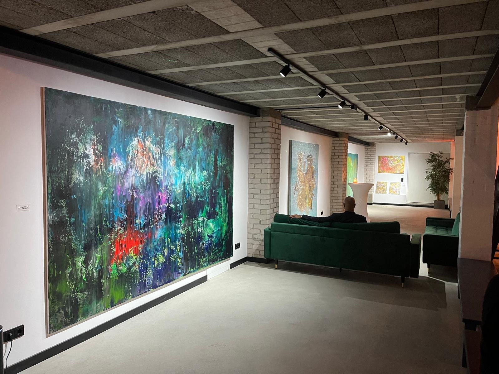 Blick ins ARTLOFT – mit Kunst von NOAH WUNSCH