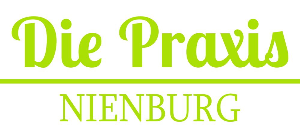 Grüner Text auf dunkelgrünem Hintergrund: „Die Praxis“ über einer Linie und „NIENBURG“.