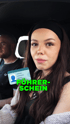Eine Frau mit Stirnband und ein Mann im Auto, mit einem Führerschein-Symbol und dem Text "FÜHRERSCHEIN".