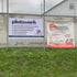 Werbebanner von Platzwerk Allgäu am Fußballplatz – Werbung für Entrümpelung, Haushaltsauflösung und Abrissarbeiten im Allgäu.