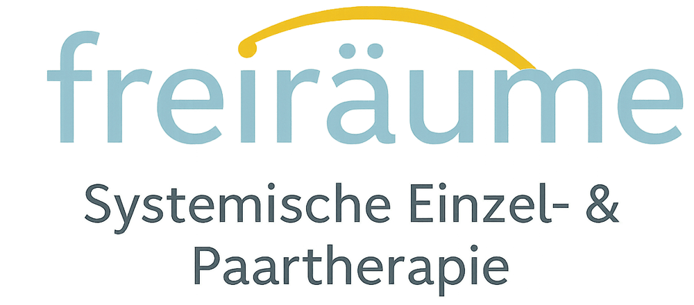 freiräume Systemische Einzel- & Paartherapie-Logo mit gelbem Bogen über dem Text.