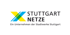 Logo von Stuttgart Netze mit gelbem X, blauen und grünen Diagonalstreifen und dem Text "Ein Unternehmen der Stadtwerke Stuttgart".