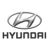 Silbernes Hyundai-Logo mit stilisiertem "H" in einer ovalen Form und darunter der Schriftzug "HYUNDAI".