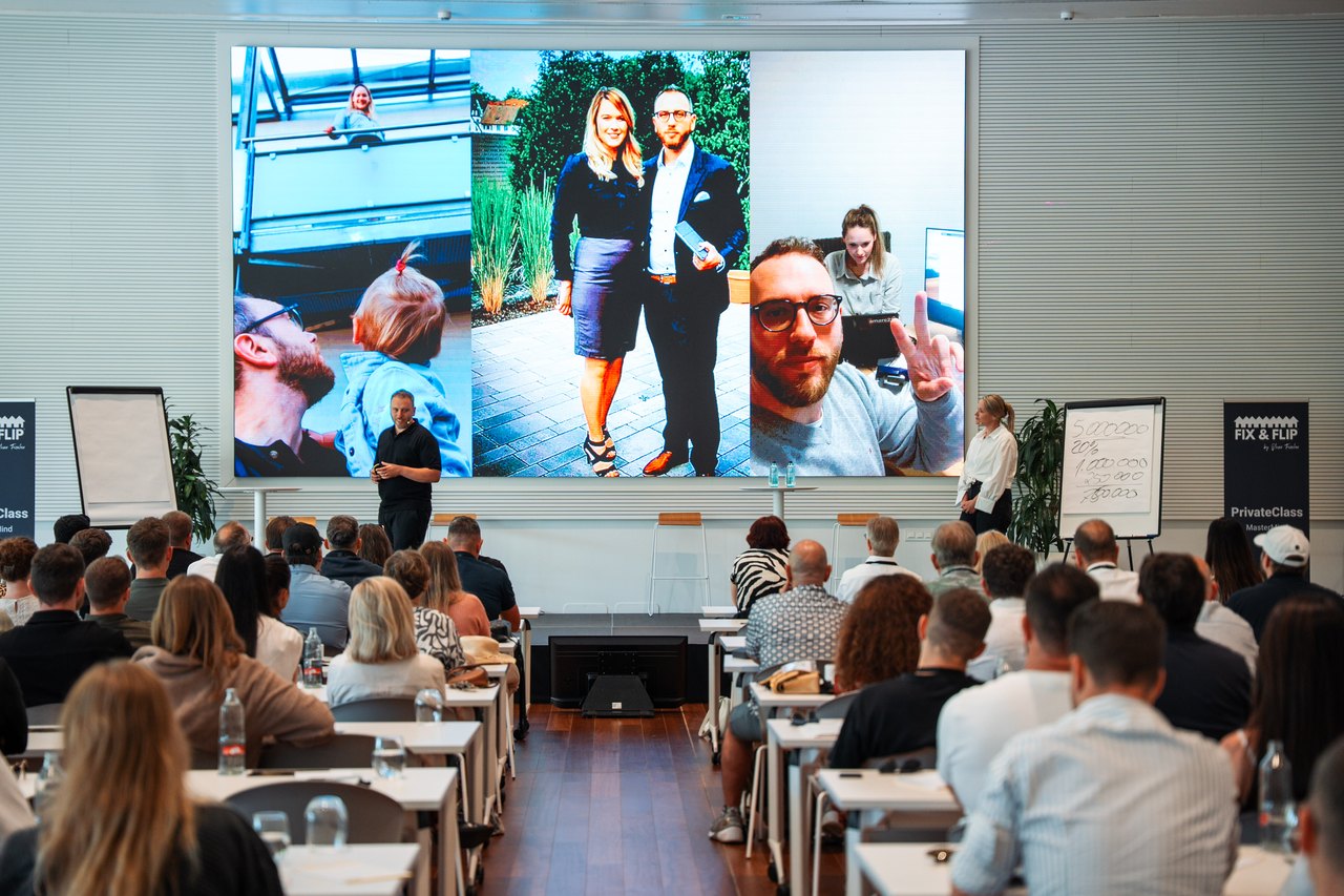 Sina und Denny vor vollem Saal bei einer Masterclass