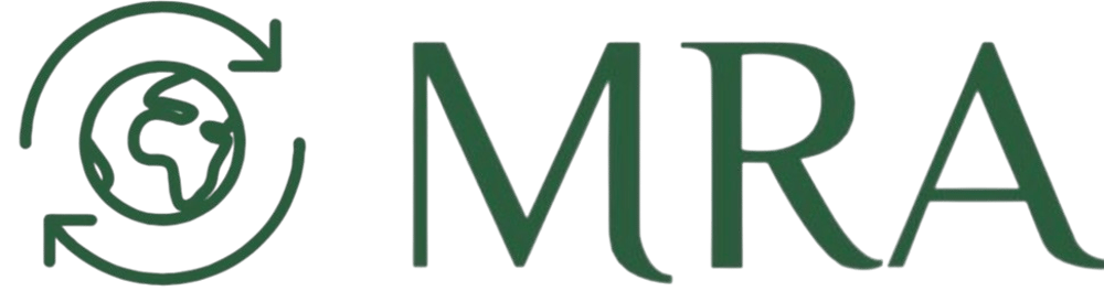 Logo mit einer Weltkugel, umgeben von zwei Pfeilen, und dem Text "MRA" in Dunkelgrün.
