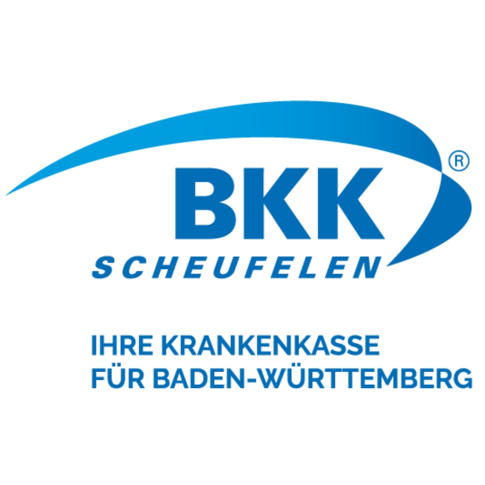 Blaues BKK Scheufelen Logo mit geschwungener Linie und Registrierungszeichen.