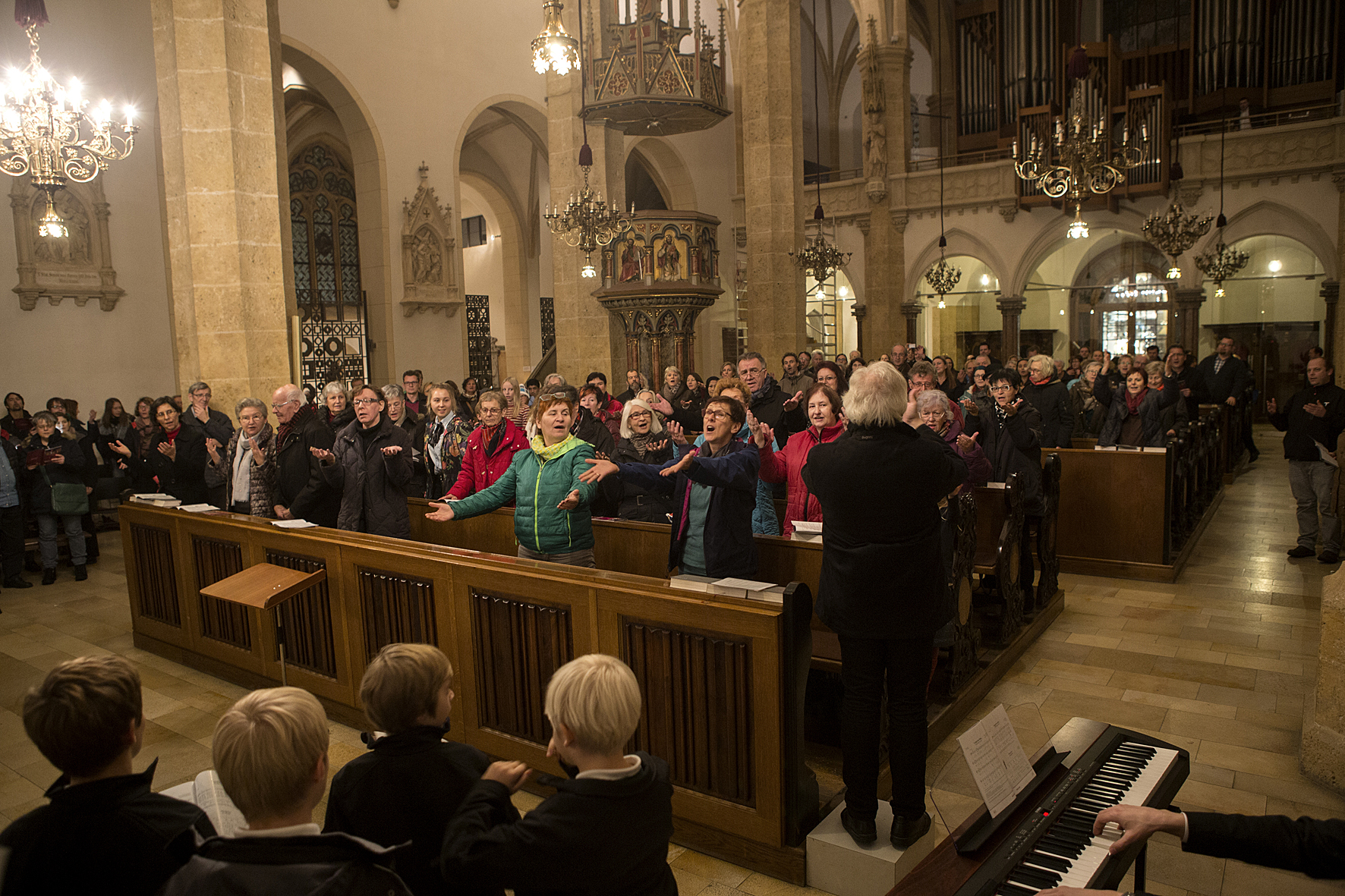 Grazer Kapellknaben closing the choir night in the Stadtpfarrkirche, Voices of Spirit 2016, Graz