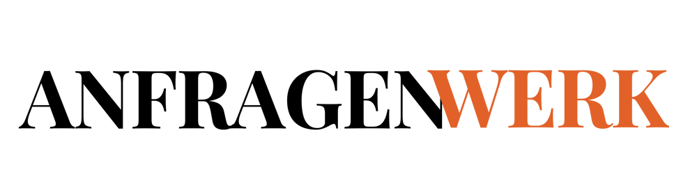 Der orangefarbene Schriftzug WERK in einer Serifenschrift auf schwarzem Hintergrund.