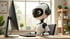 Ein KI-Roboter mit Headset sitzt am Schreibtisch und arbeitet am Computer.