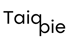Schwarzer Text "Taiqpie" auf dunkelgrünem Hintergrund, wobei "pie" tiefer und rechts von "Taiq" platziert ist.