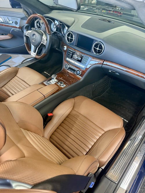 Mercedes SL, Cockpit und Sitze