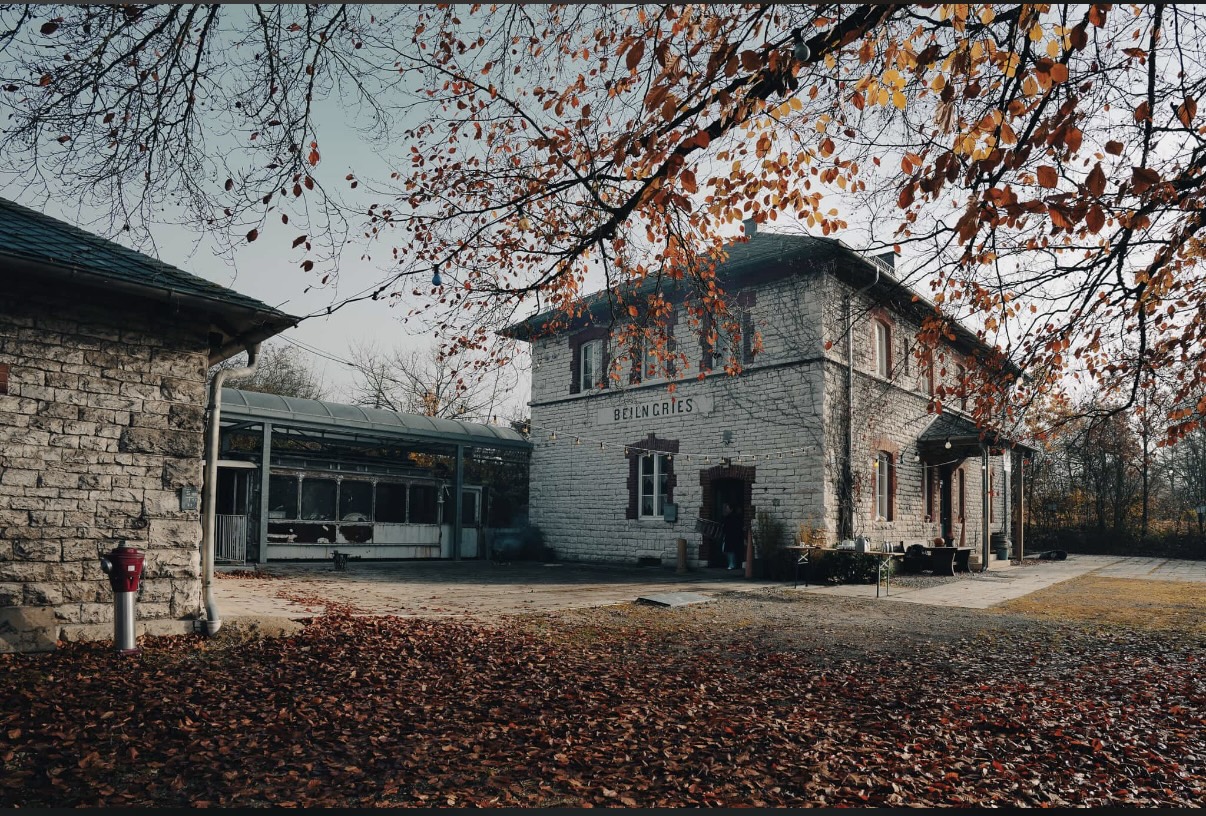 Bahnhof von außen