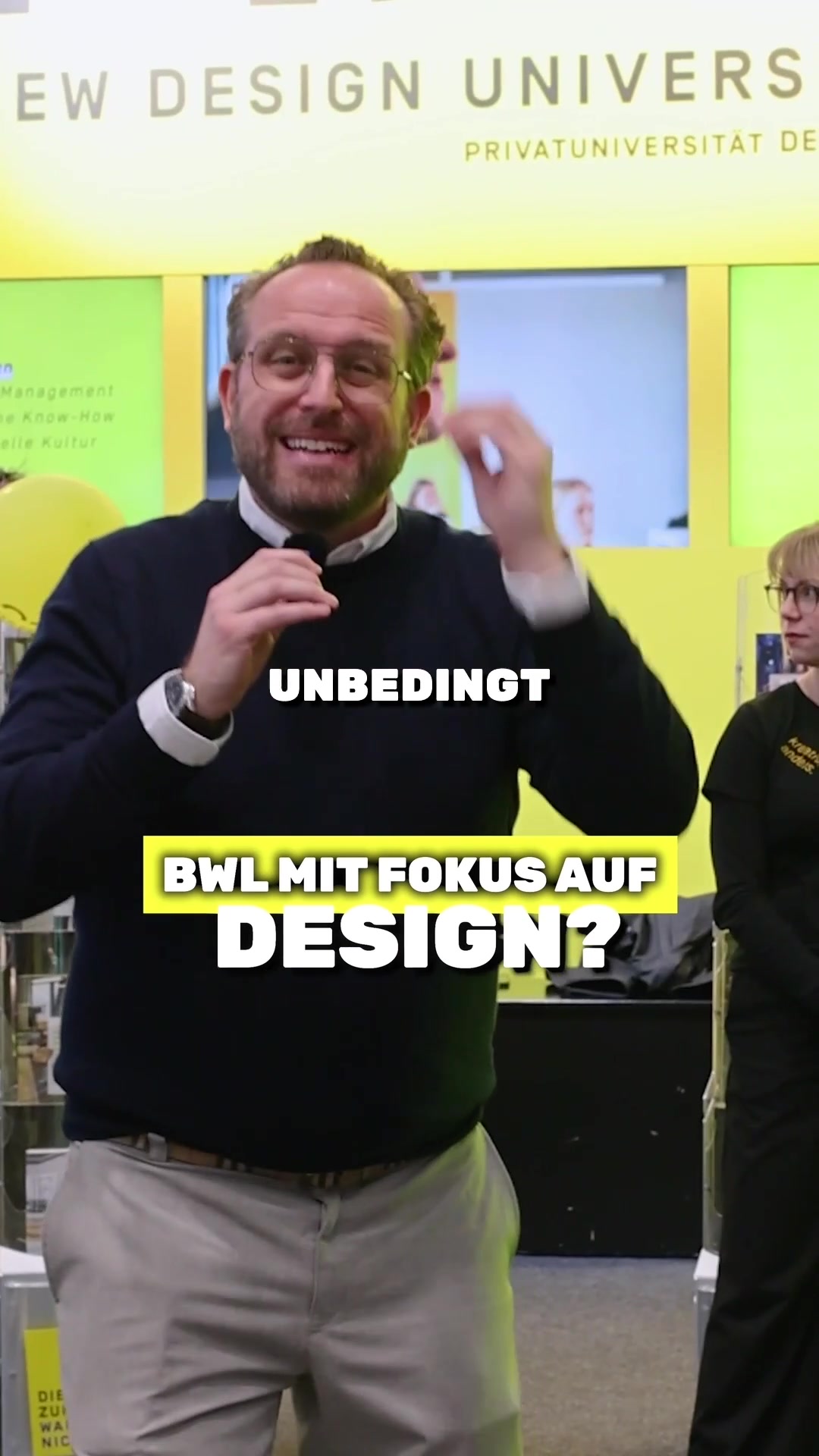 Standbild vom Messeauftritt mit Mr.Karriere und der New Design University