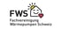 Logo der Fachvereinigung Wärmepumpen Schweiz mit FWS-Text und einem Haus-Symbol mit lächelndem Gesicht, Sonne und Herz.