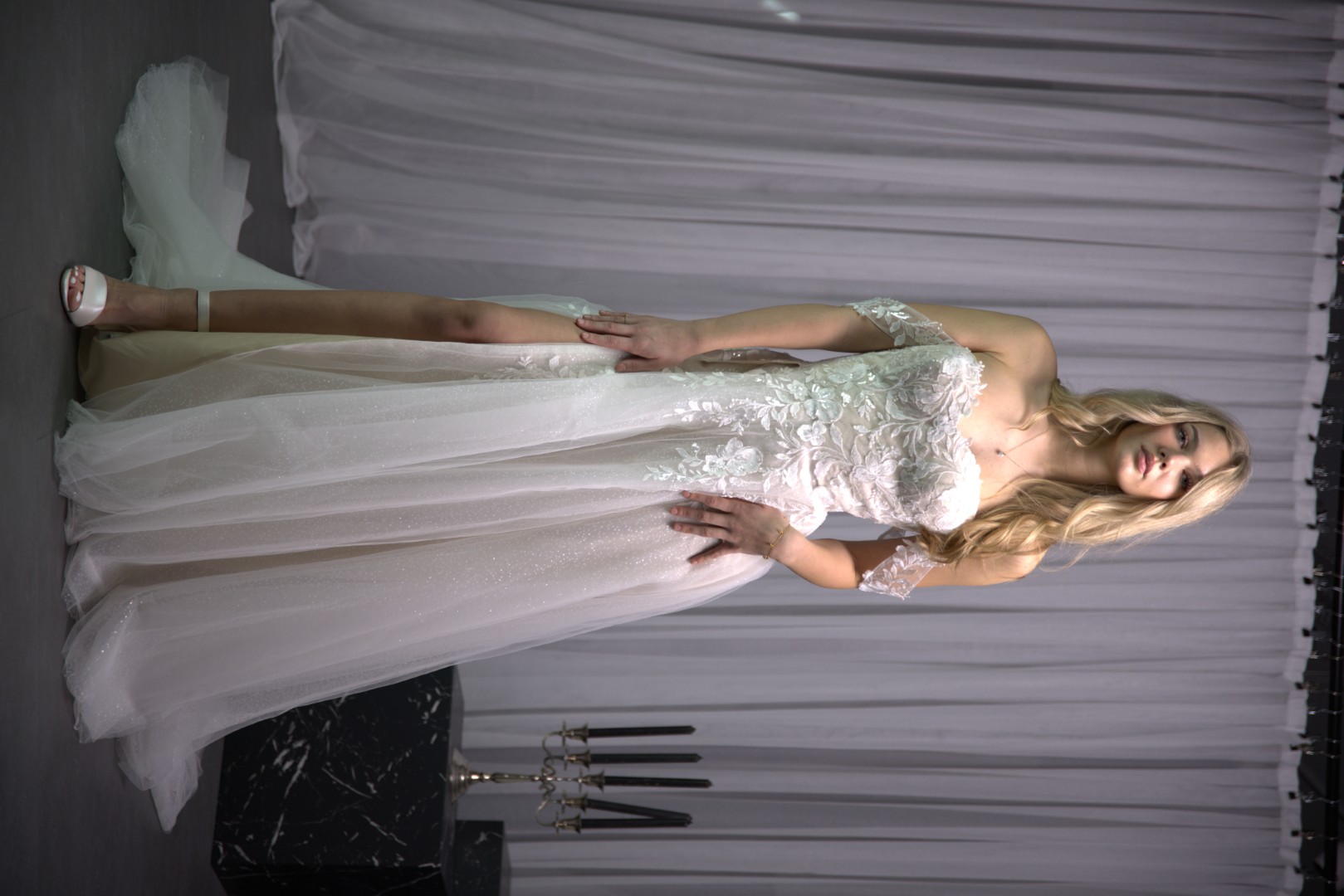 Schlichtes, kurzes Brautkleid – perfekt für das Standesamt