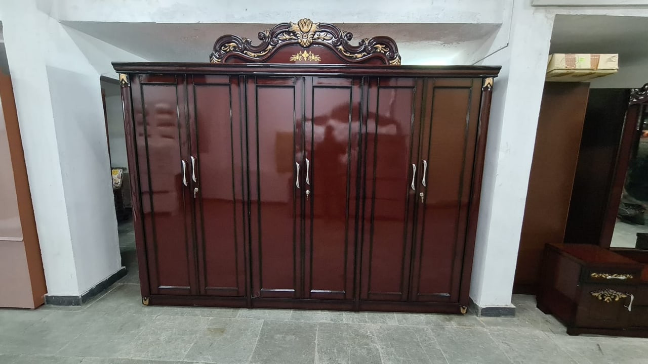 Royal Carved 6-Door