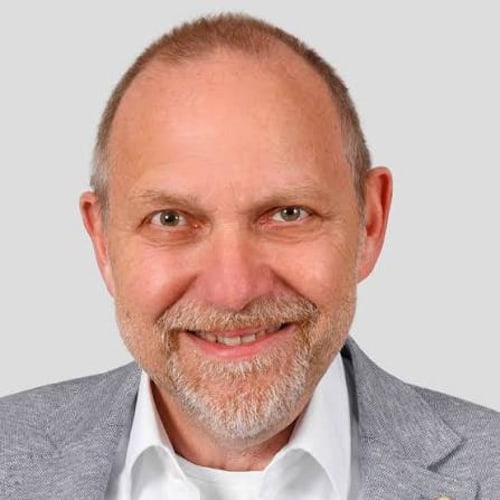 Porträtfoto von Mathias Kropp, Geschäftsführer der kropp.vorsorge.concept GmbH