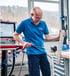 Präzisionstechnik in der Werkstatt.png