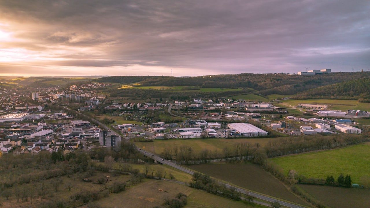 Google Ads Agentur Heilbronn – Region am Neckar im Abendlicht