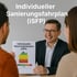 Unser Energieberater erläutert einem Paar den individuellen Sanierungsfahrplan (iSFP) – mit Fördervorteilen, konkreten Maßnahmen und einem klaren energetischen Zielbild